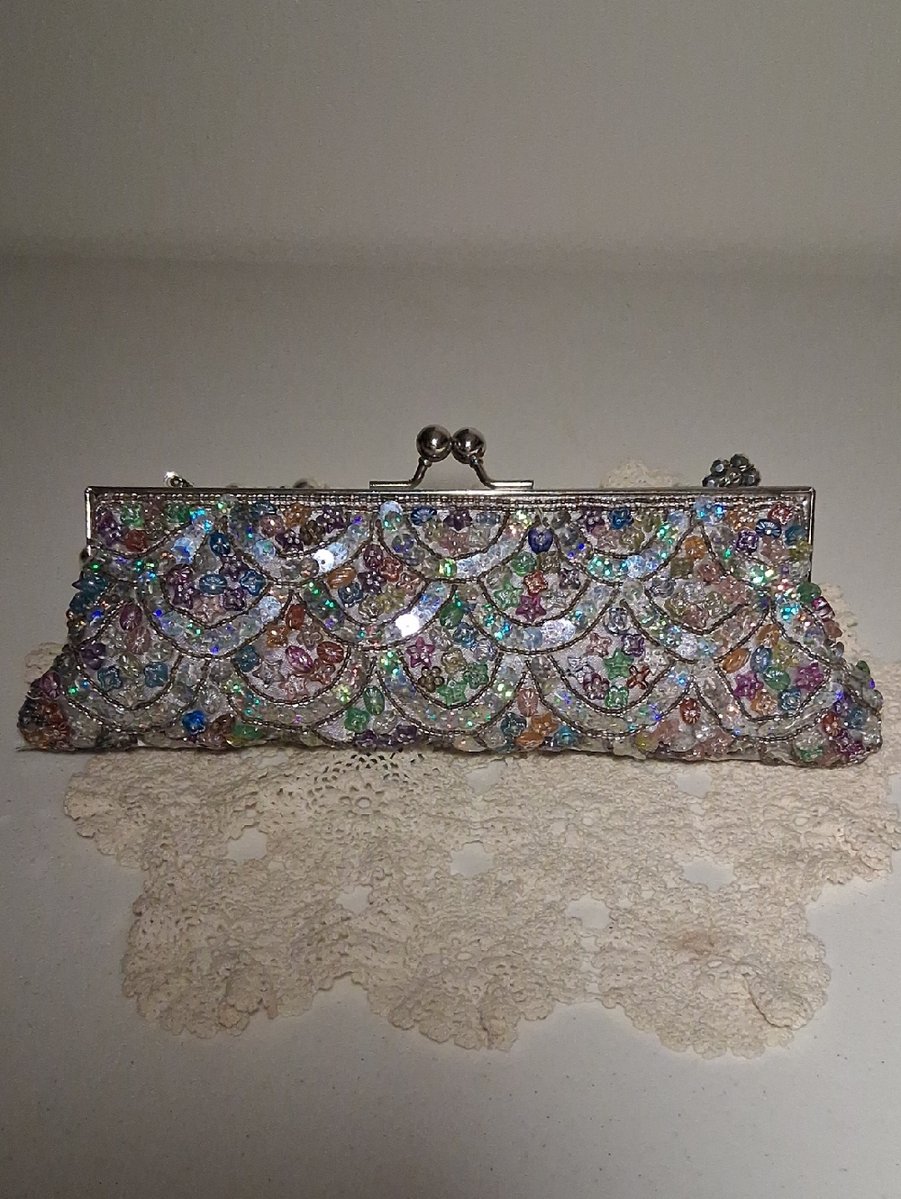 Vintage 90s  Y2K Scalloped Sequin Beaded Evening Clutch Bag